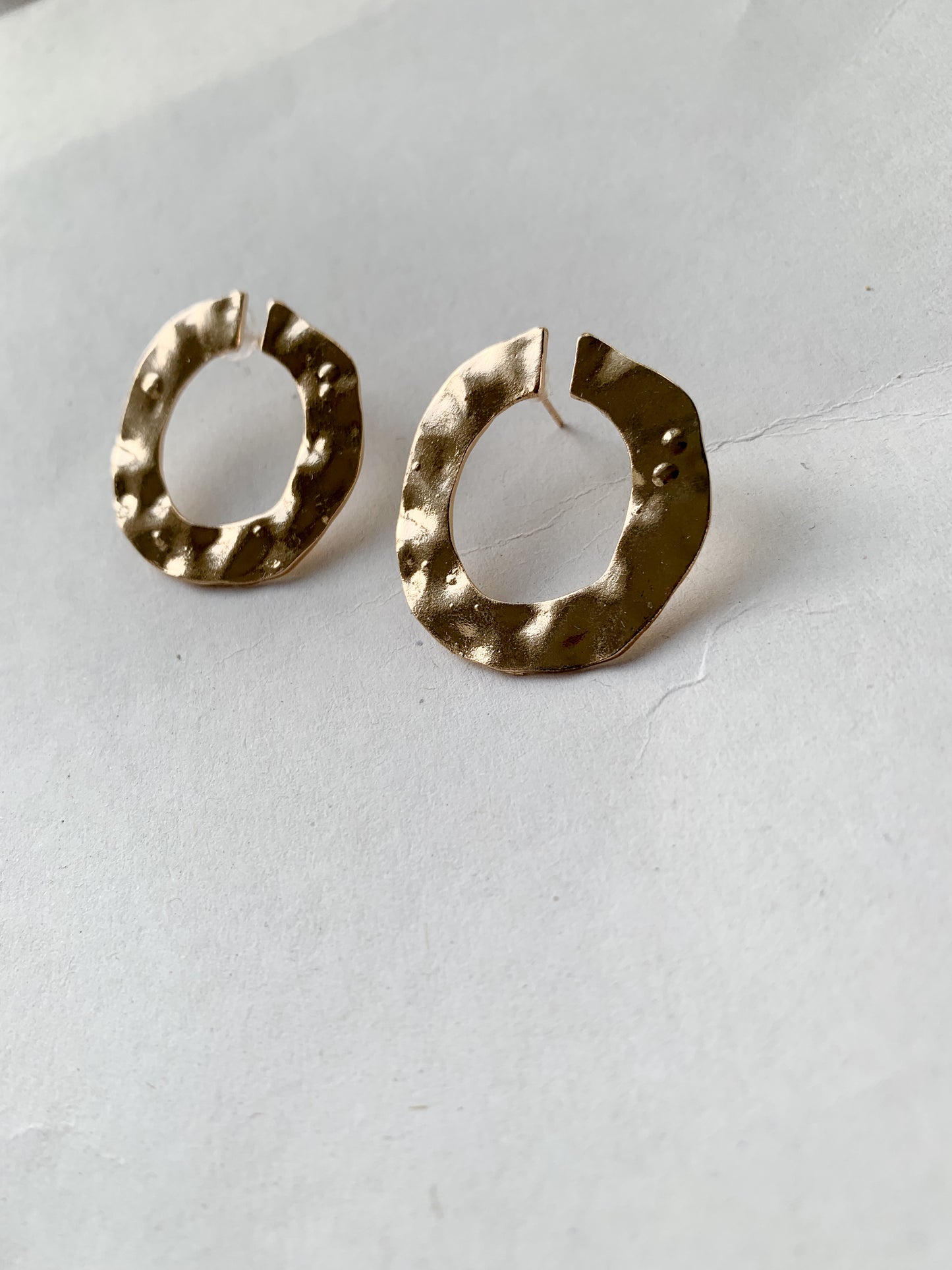 Nia | Crinkle Circle Earrings