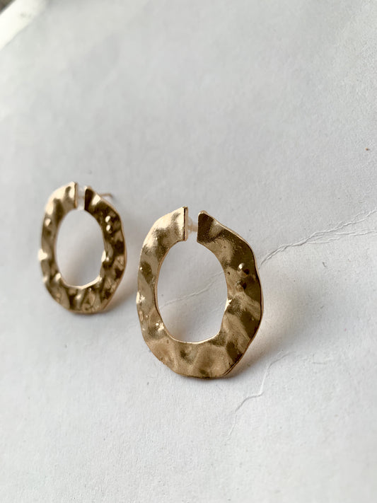 Nia | Crinkle Circle Earrings