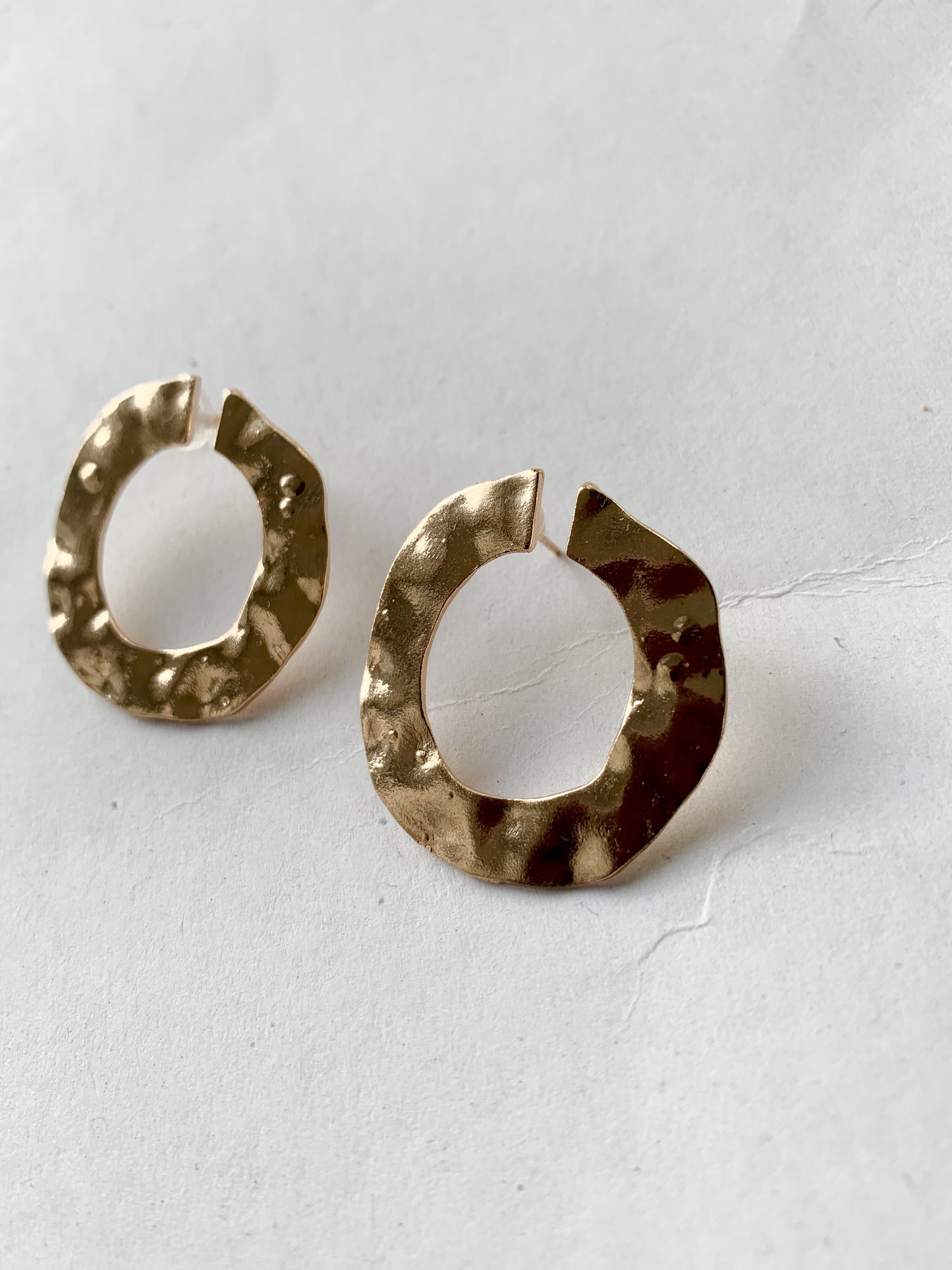 Nia | Crinkle Circle Earrings